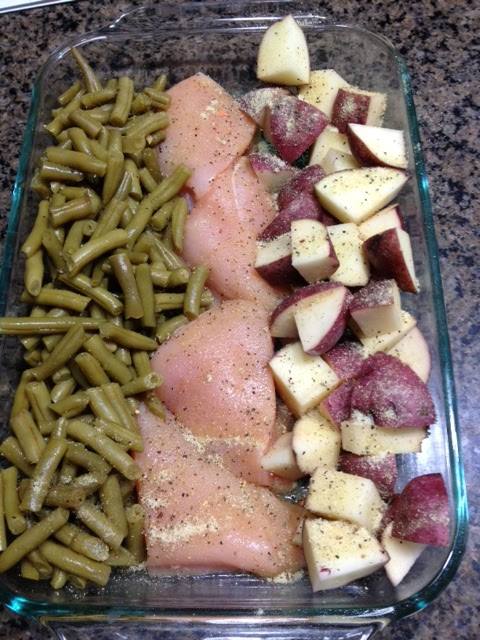 Healthy Slow Cooker Seasoned Chicken, Potatoes, and Green Beans
