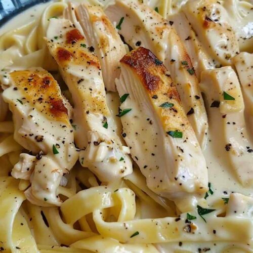 CHICKEN FETTUCINE ALFREDO