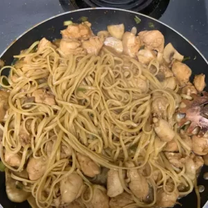 CHICKEN LO MEIN