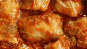 OLD-FASHIONED CABBAGE ROLLS