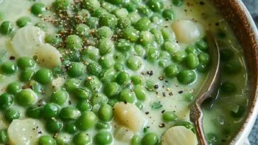 CREAMED PEAS WITH PEARL ONIONS