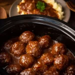 Quick & Easy Slow Cooker Salisbury Steak Meatballs are an Easy Prep Slow Cooker Dinner