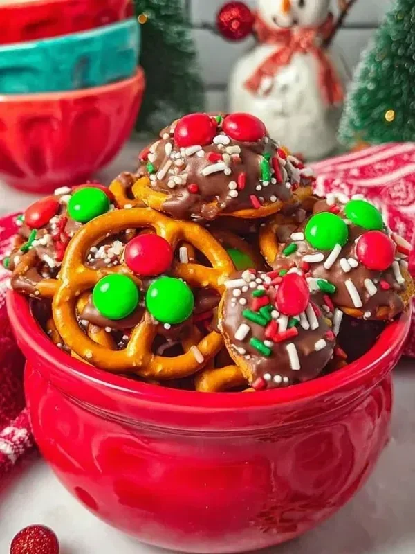 Christmas Pretzel Bites served on a festive plate
