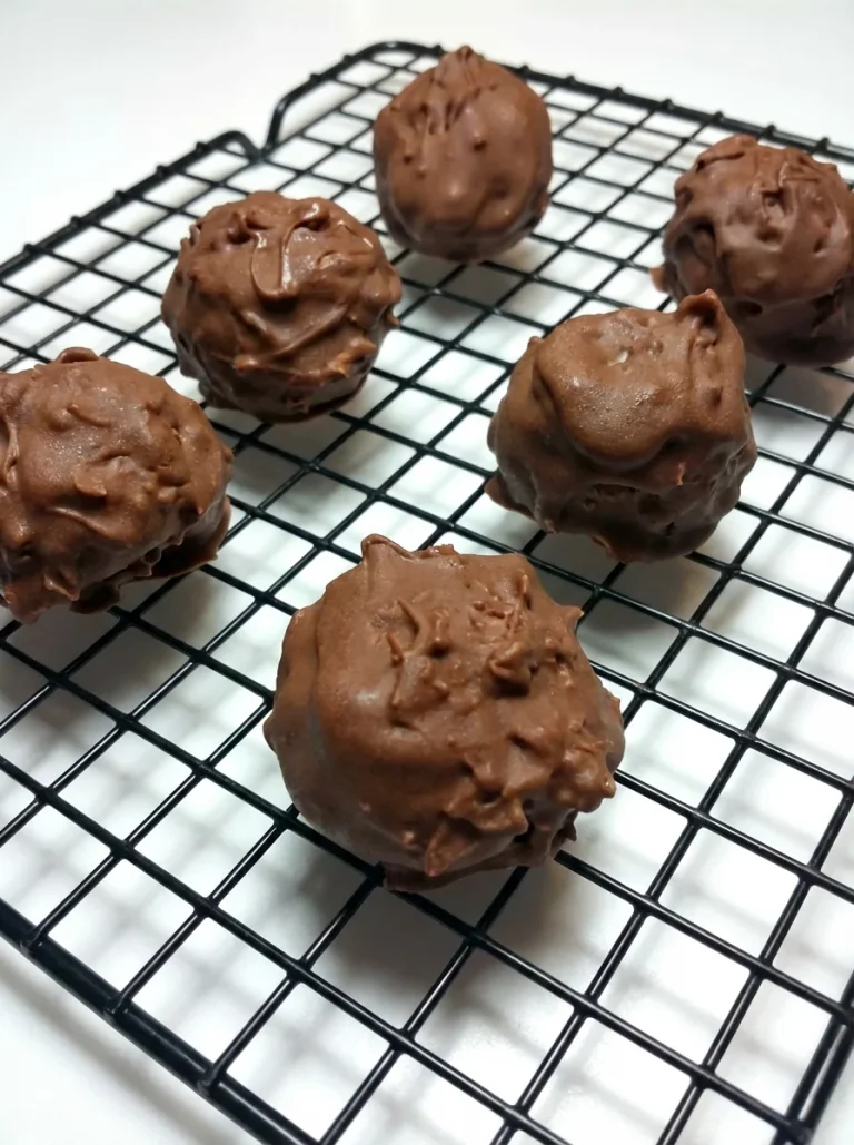 Delicious copycat Mounds coconut balls recipe